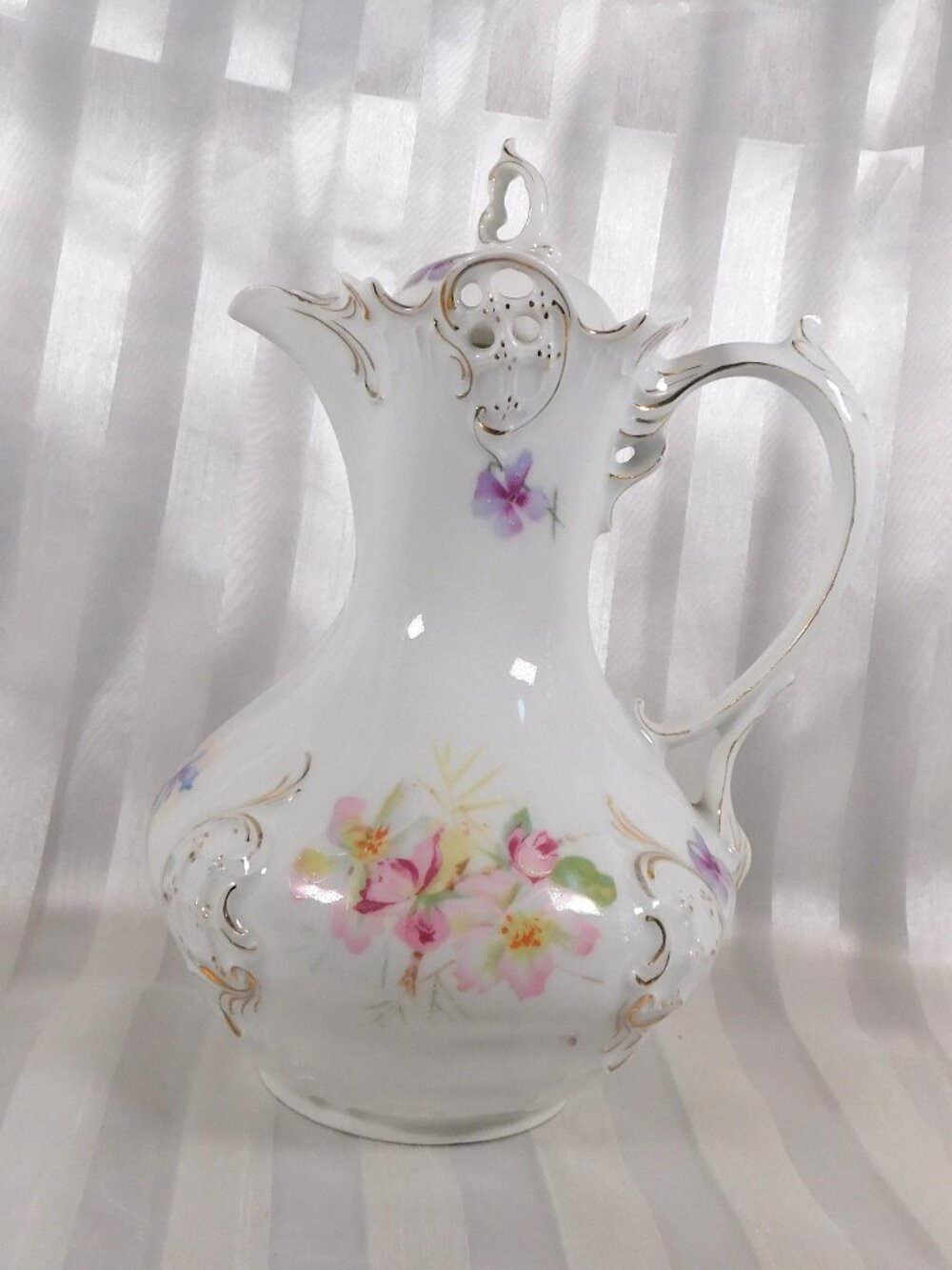 Thun White Floral Chocolate Pot # 26101